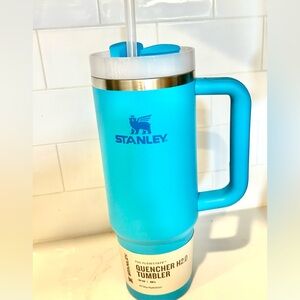 Stanley Quencher H2.0 30oz, NWT’s